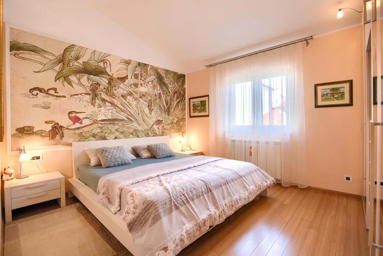 Appartamento Tomisha Pjescana Uvala Esterno foto