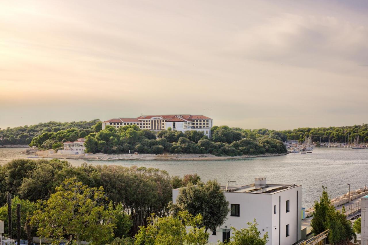 Appartamento Tomisha Pjescana Uvala Esterno foto